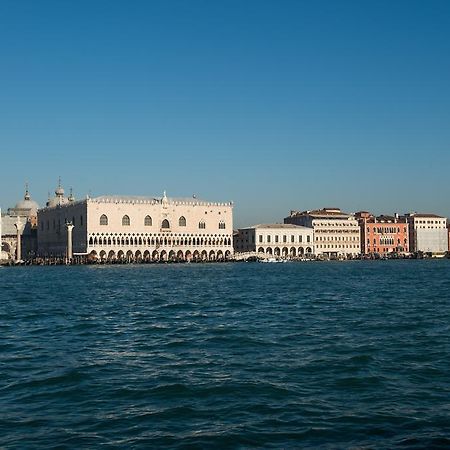 Apartamento Residenza Giudecca Molino Stucky Venecia Exterior foto